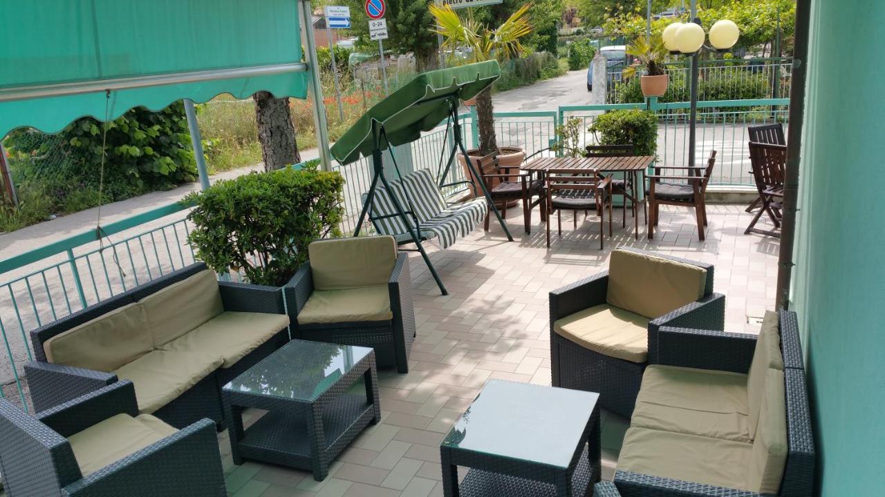 Hotel Savina Rimini Exterior foto