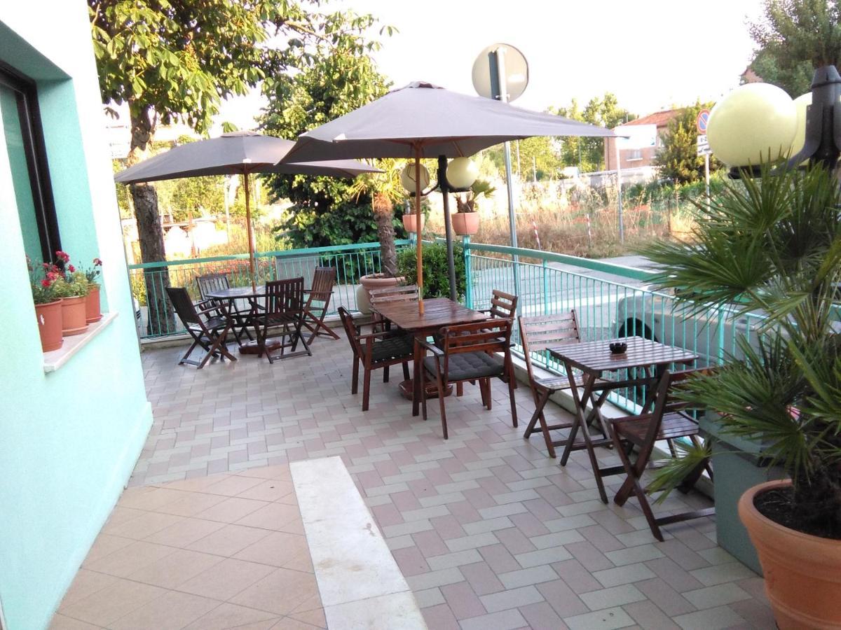 Hotel Savina Rimini Exterior foto